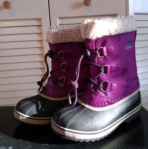SOREL Kids Winter Snow Boots Purple Black Faux Fur Lined Size 2